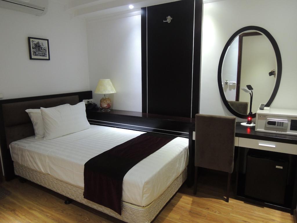 Parklane Hanoi Hotel Екстер'єр фото