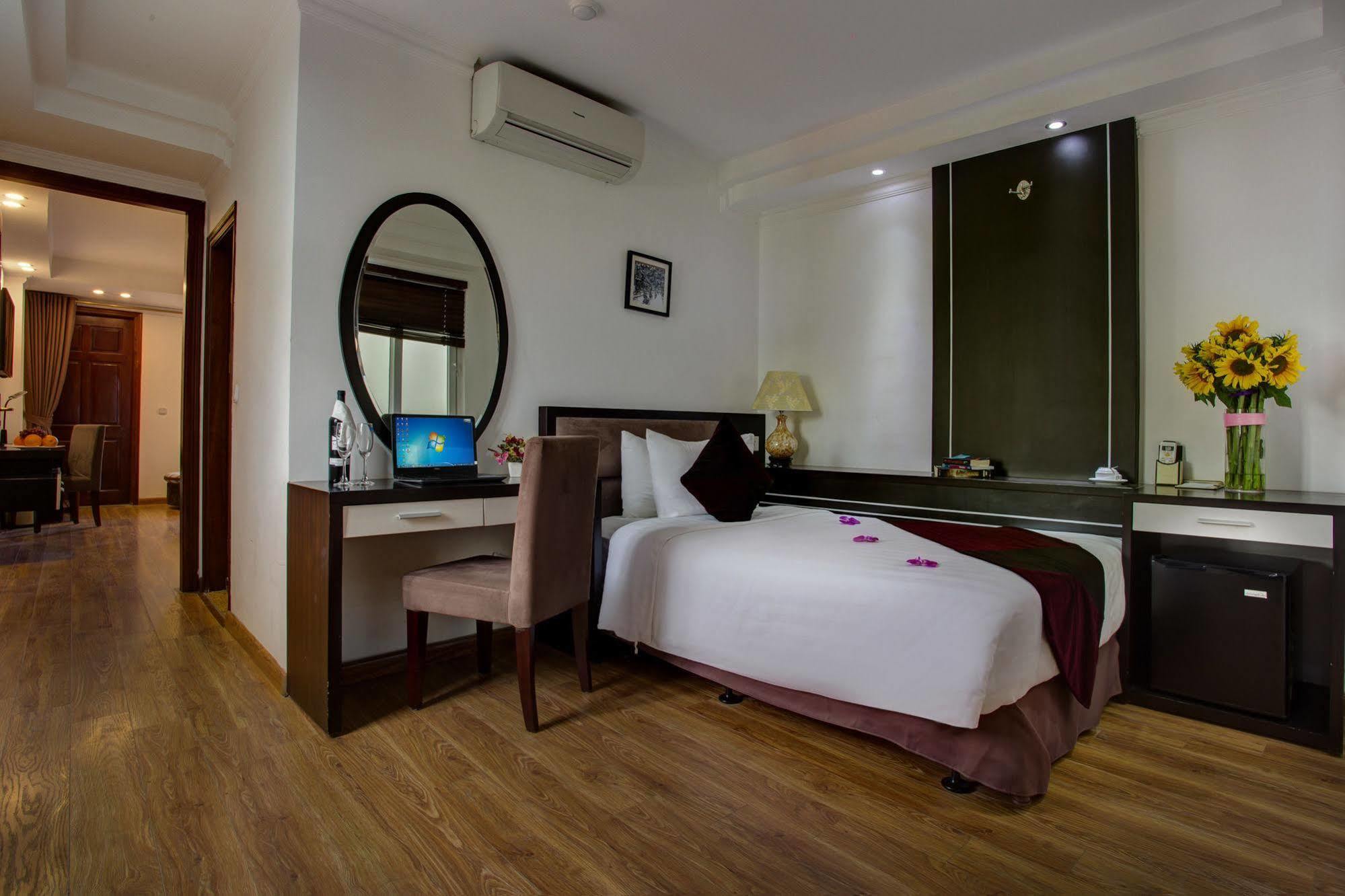 Parklane Hanoi Hotel Екстер'єр фото