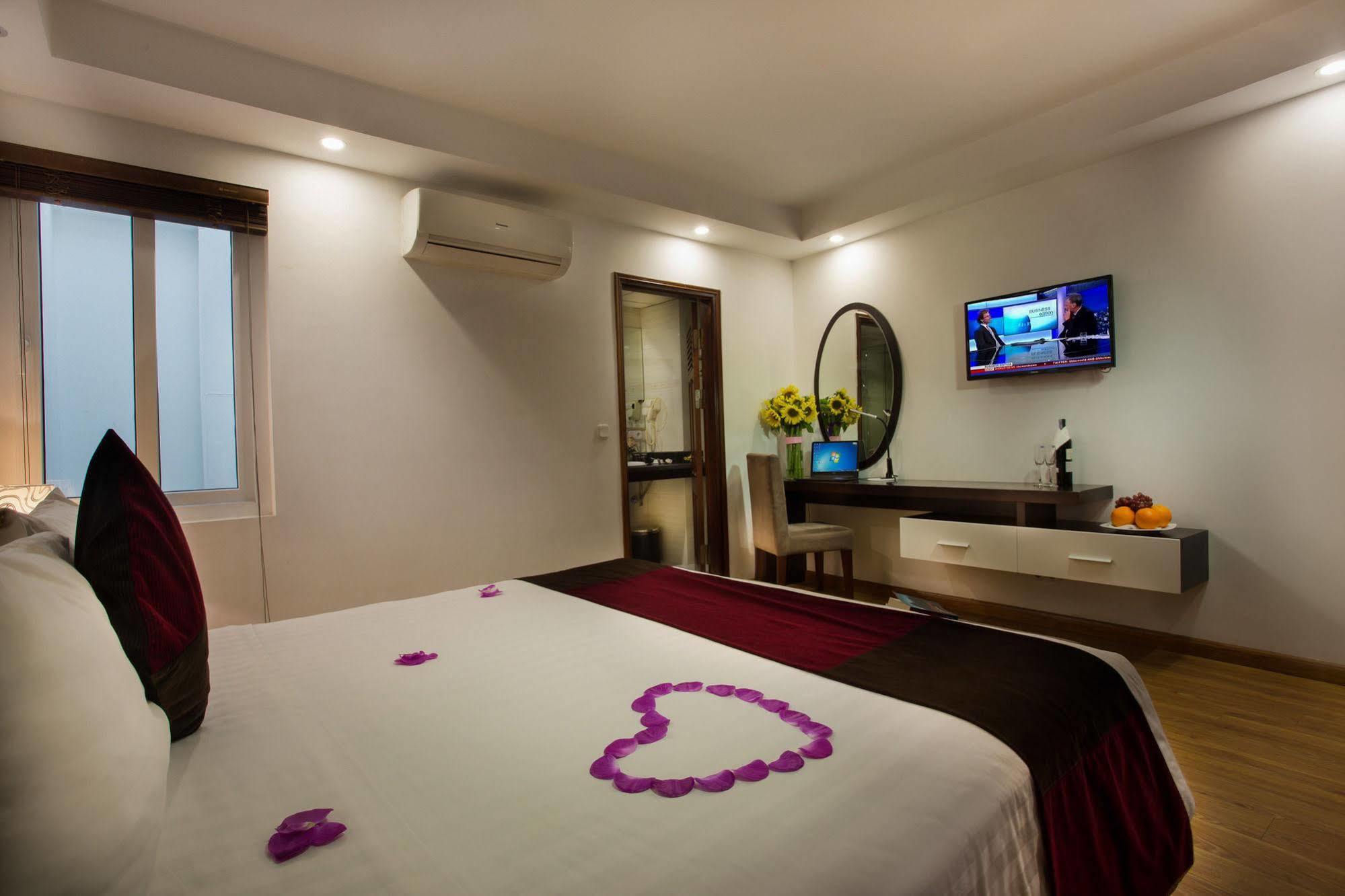 Parklane Hanoi Hotel Екстер'єр фото