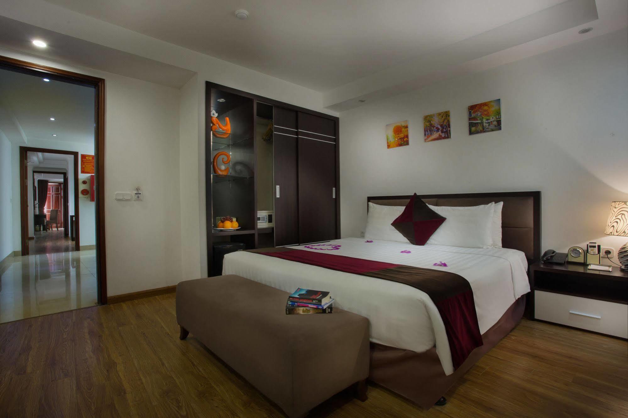 Parklane Hanoi Hotel Екстер'єр фото