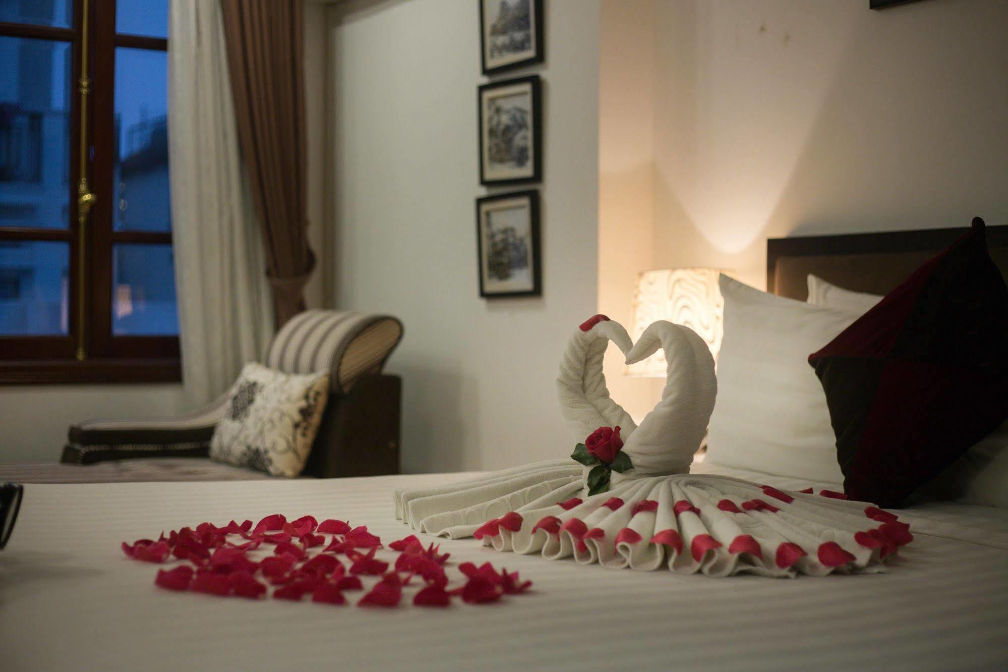 Parklane Hanoi Hotel Екстер'єр фото