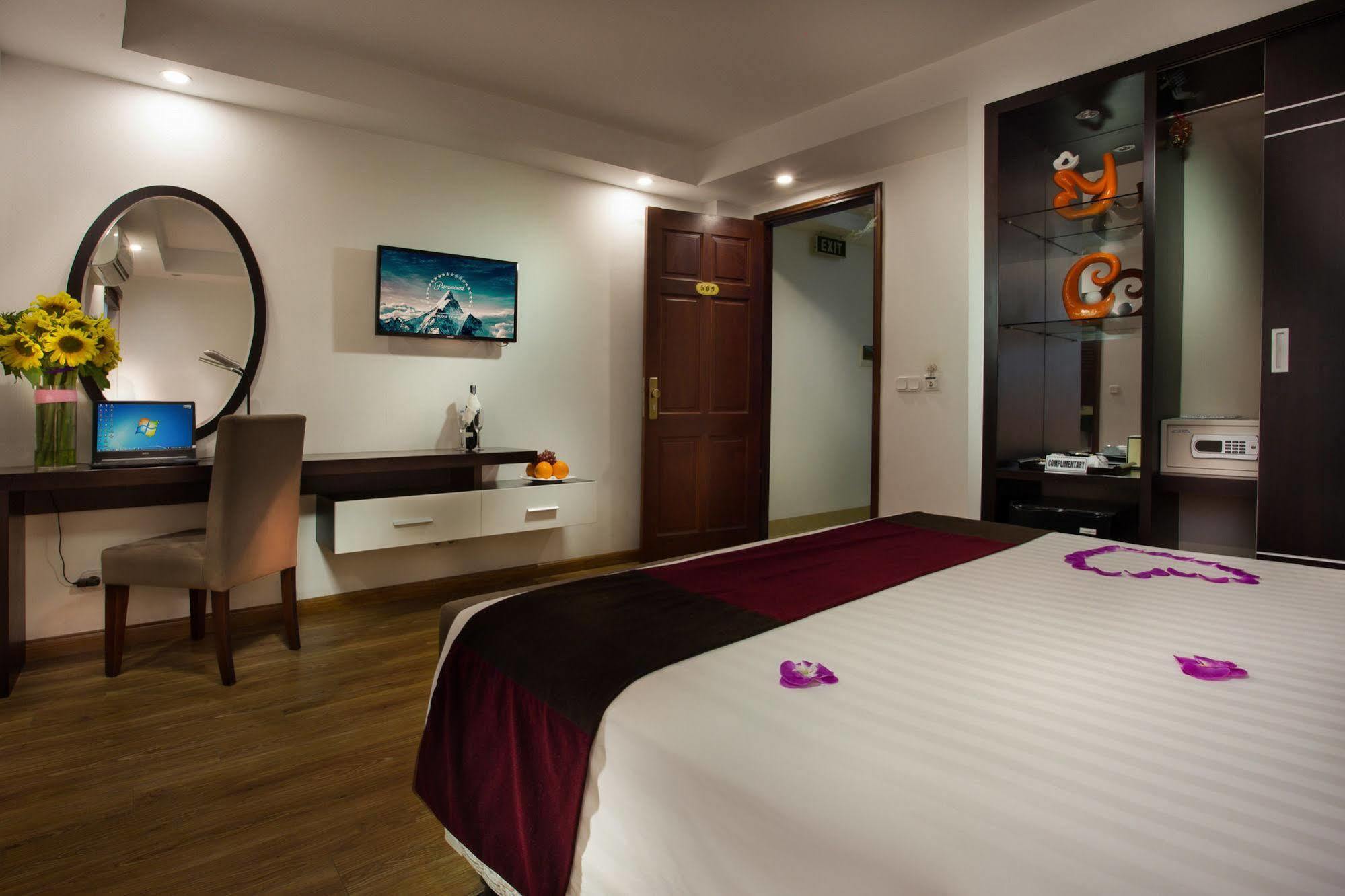Parklane Hanoi Hotel Екстер'єр фото