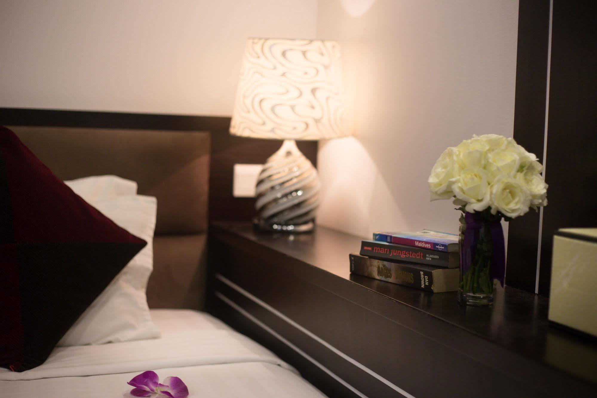 Parklane Hanoi Hotel Екстер'єр фото